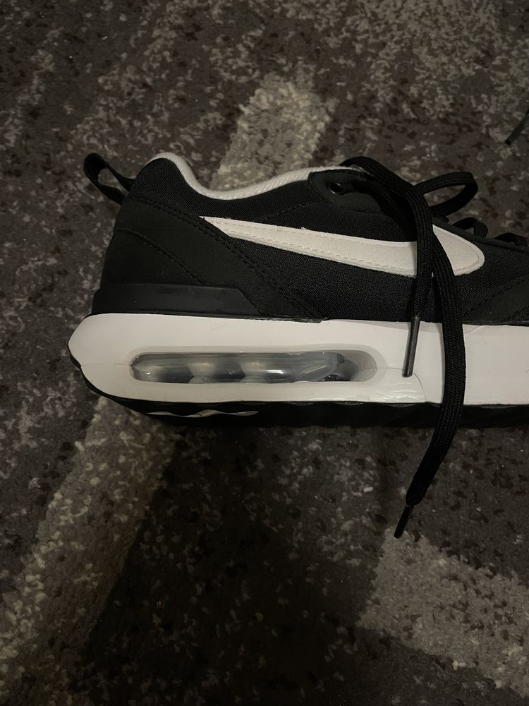 Оригінальні кросівки Nike Air Max Dawn Black