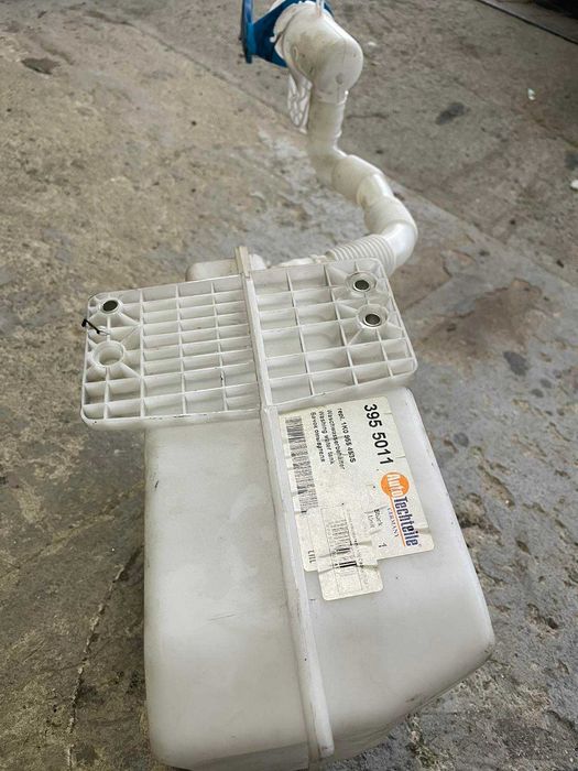 Бачок омивача 3955011