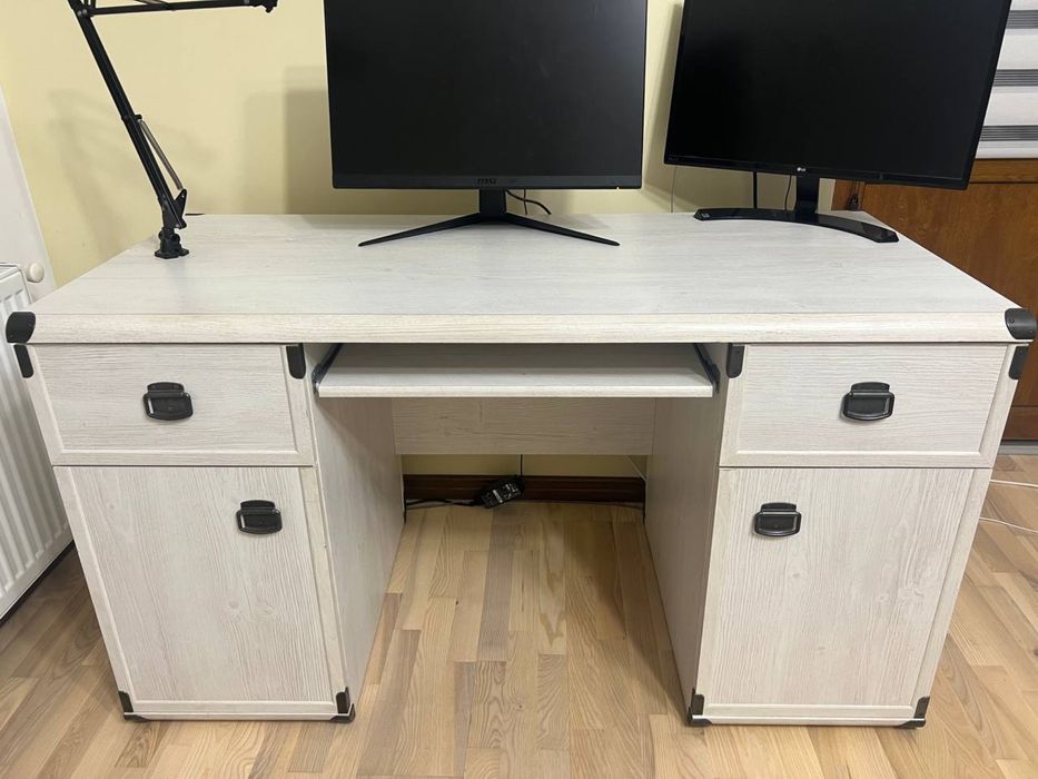 Меблі в кімнату