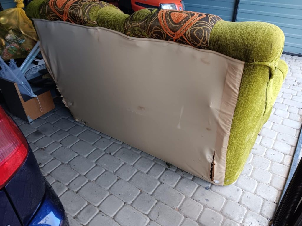 Sofa z pojemnikiem na pościel używana