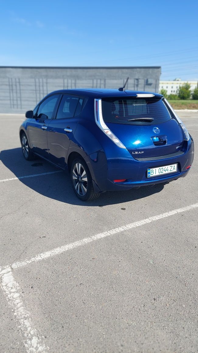 Продам Nissan leaf