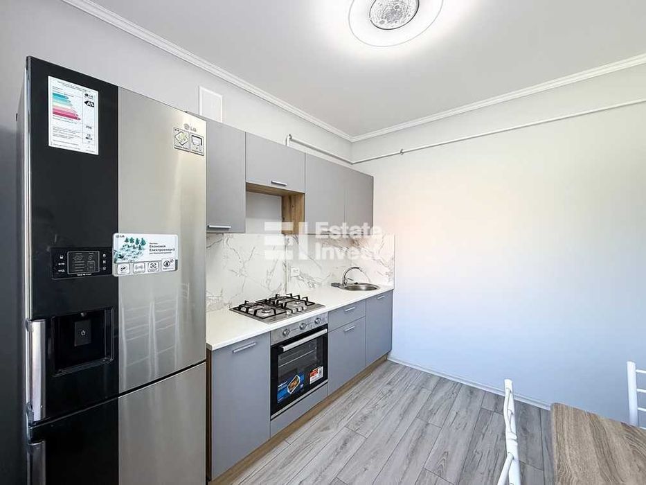 Продам 2 кімн. квартиру. Центр. м. Бекетова. Куликівський узвіз, 13.