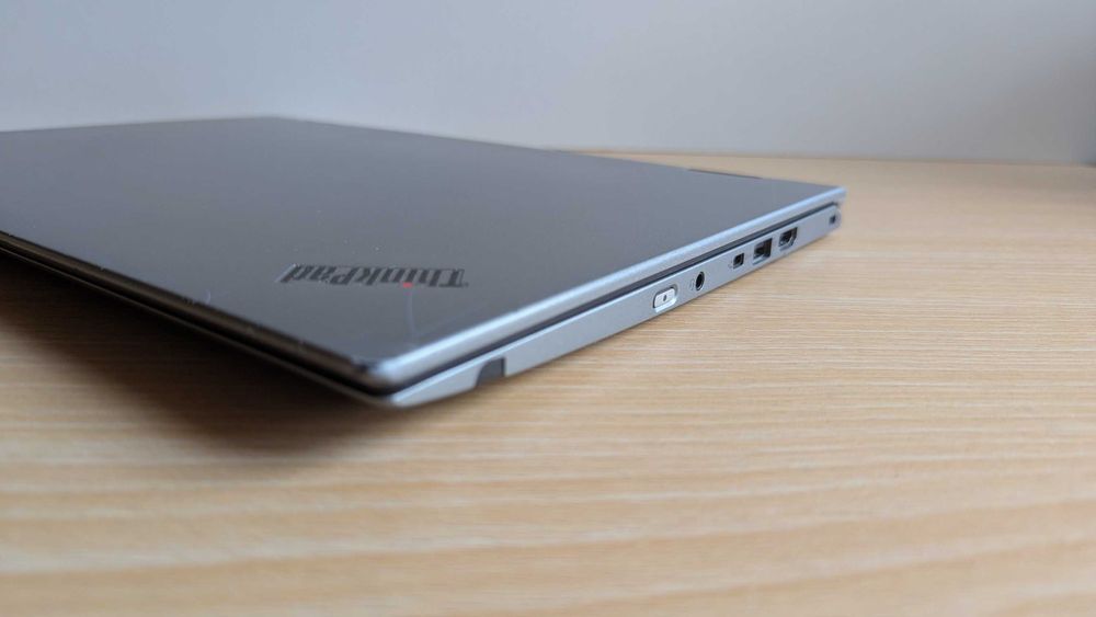 Сріблястий трансформер Lenovo ThinkPad X1 Yoga 3th на i7 з LTE-модемом