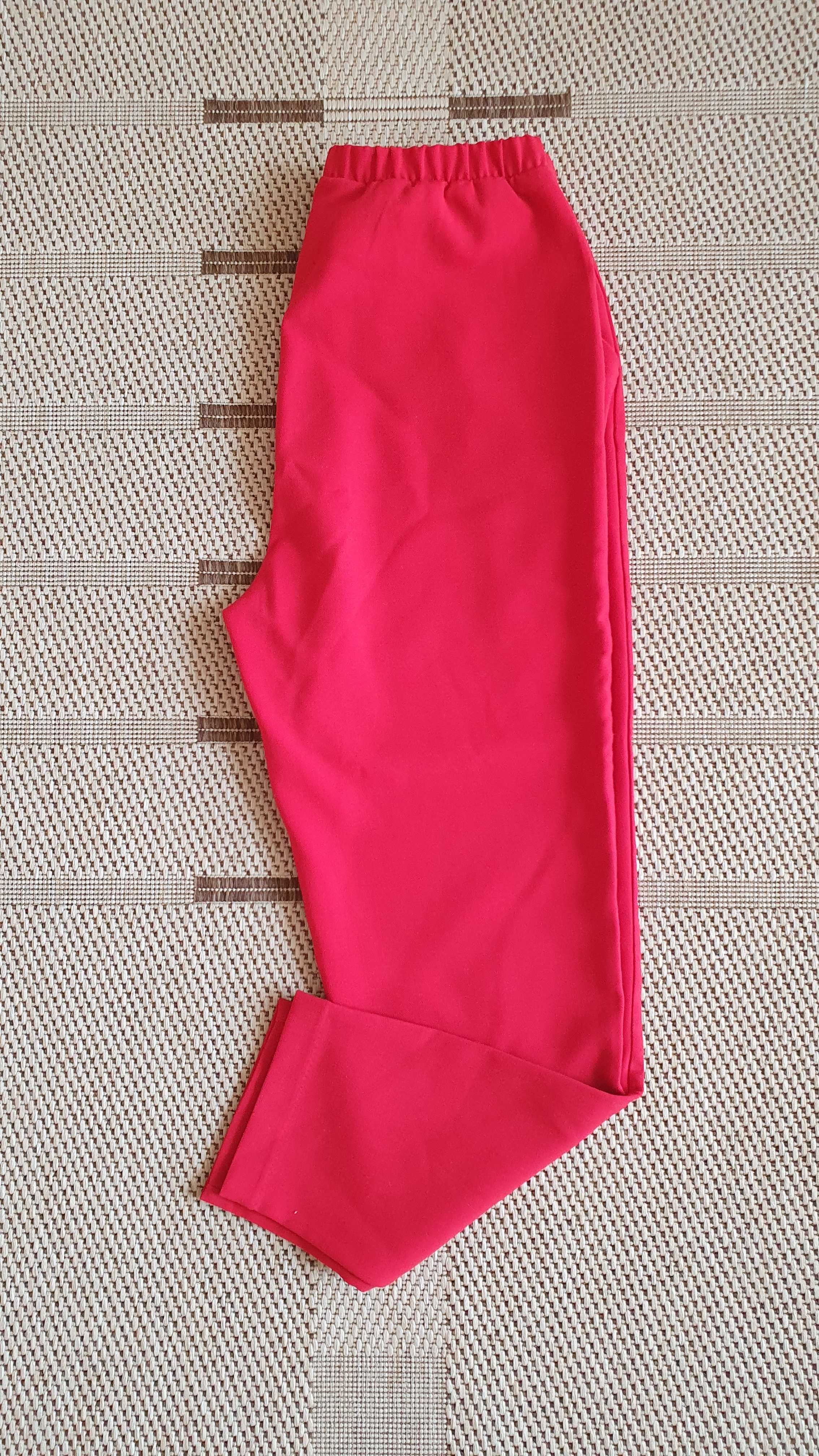 czerwone spodnie cygaretki chinosy reserved