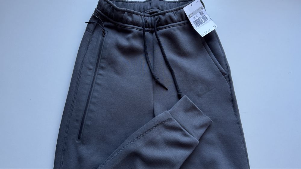 Nike Tech Fleece Anthracite w rozmiarze XS drill black joggers