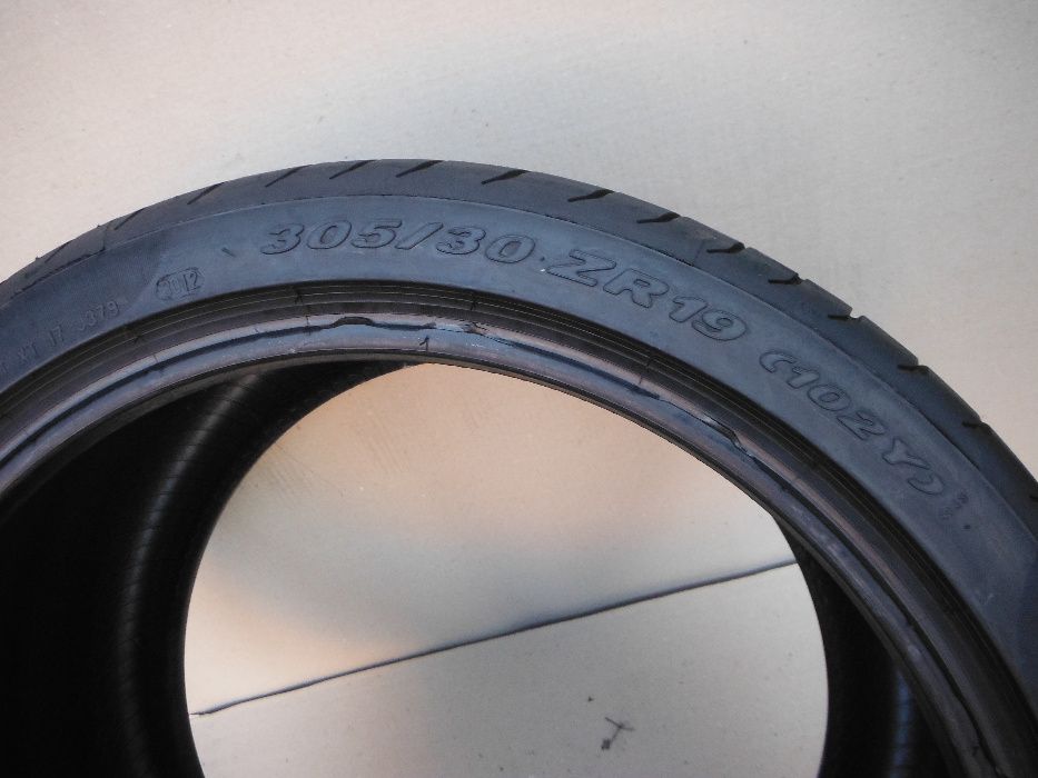 Opona Letnia 305/30/19 Pirelli P Zero 2012r 6,3mm