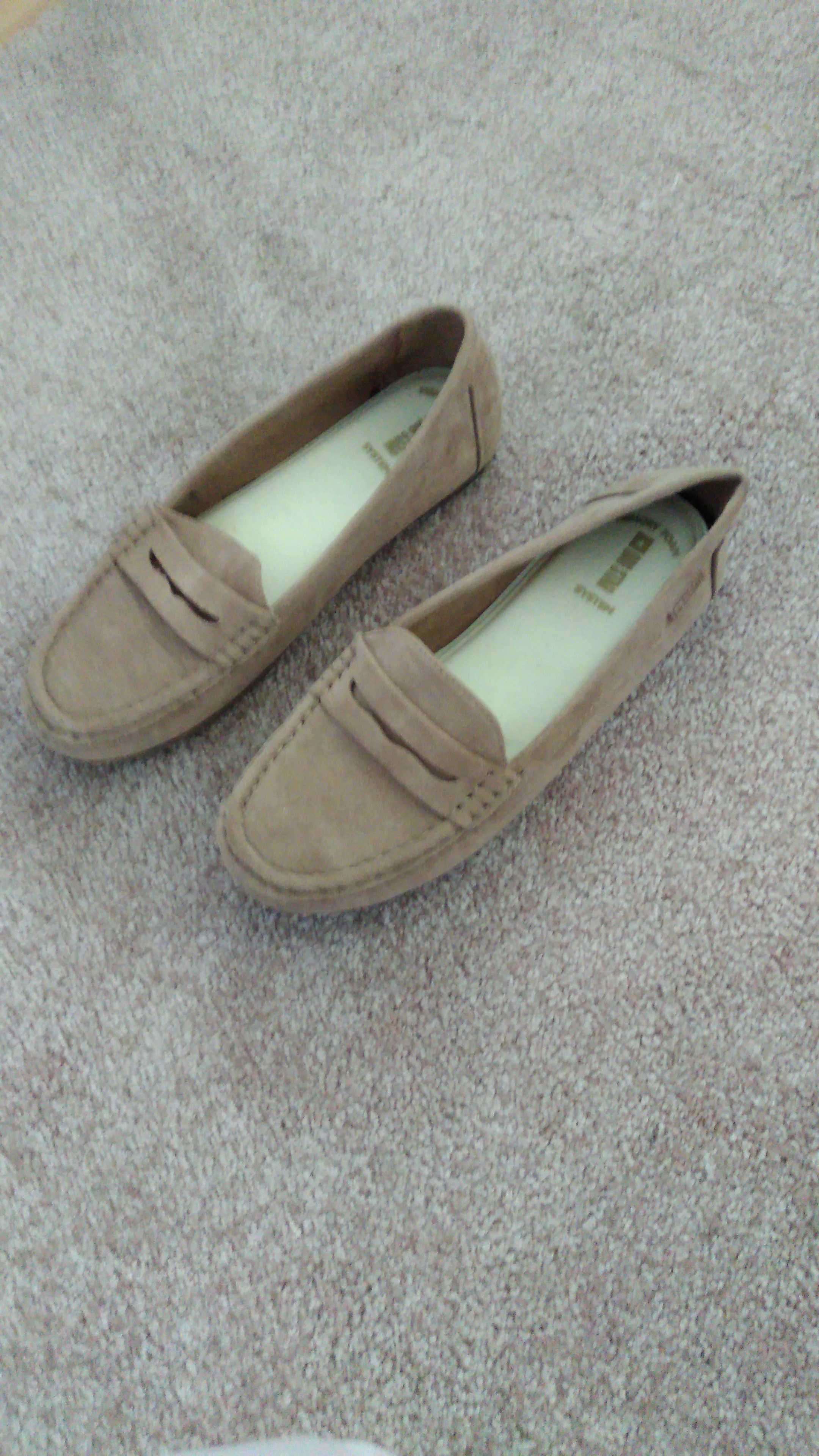 Buty mokasyny jasny bez