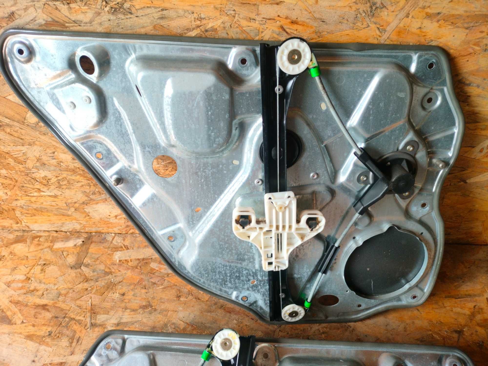 podnośnik mechanizm szyby drzwi lewy prawy tył vw polo 9N IV 4