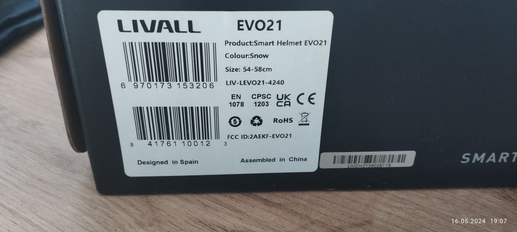 Kask LIVALL EVO21 biały