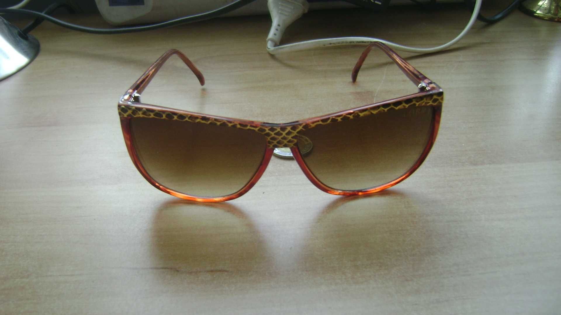 Starocie z PRL - Okulary przeciwsłoneczne COBRA damskie, rozstaw 13 cm