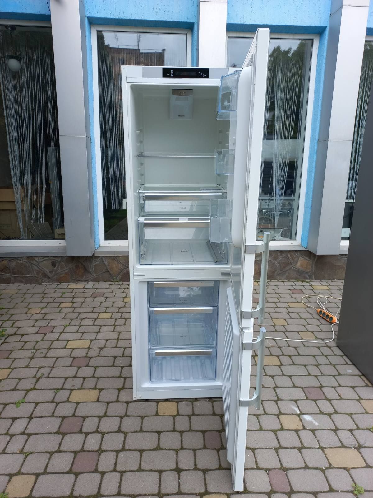 Холодильник Electrolux 180 висота гарний стан