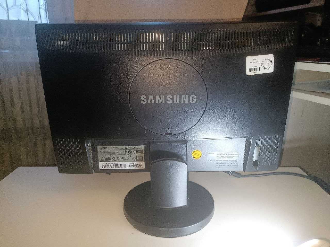 Монітор Samsung SyncMaster 943 19' 60Hz