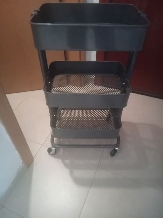 Carrinho de arrumação