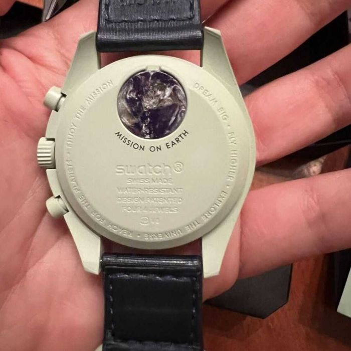 Omega x Swatch SO33G100 – Ekskluzywna Ziemia