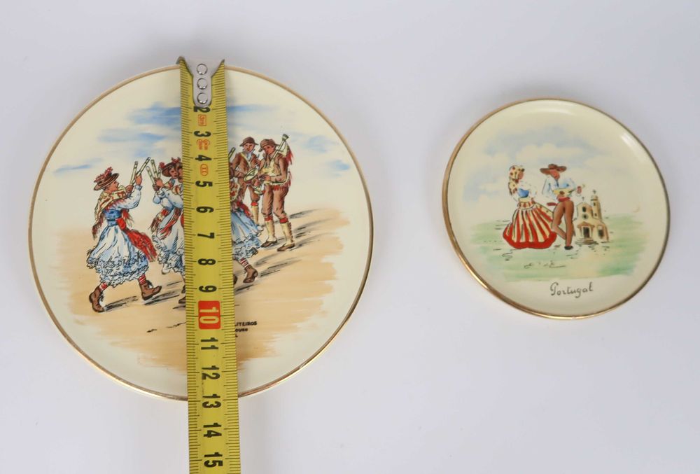 2 Pratos pequenos em faiança Aleluia