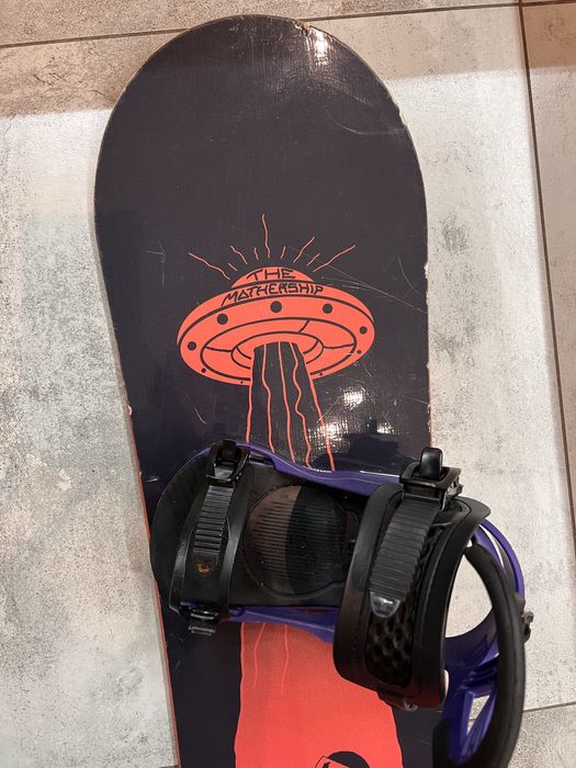 Deska snowboardowa Capita 130 z wiązaniami