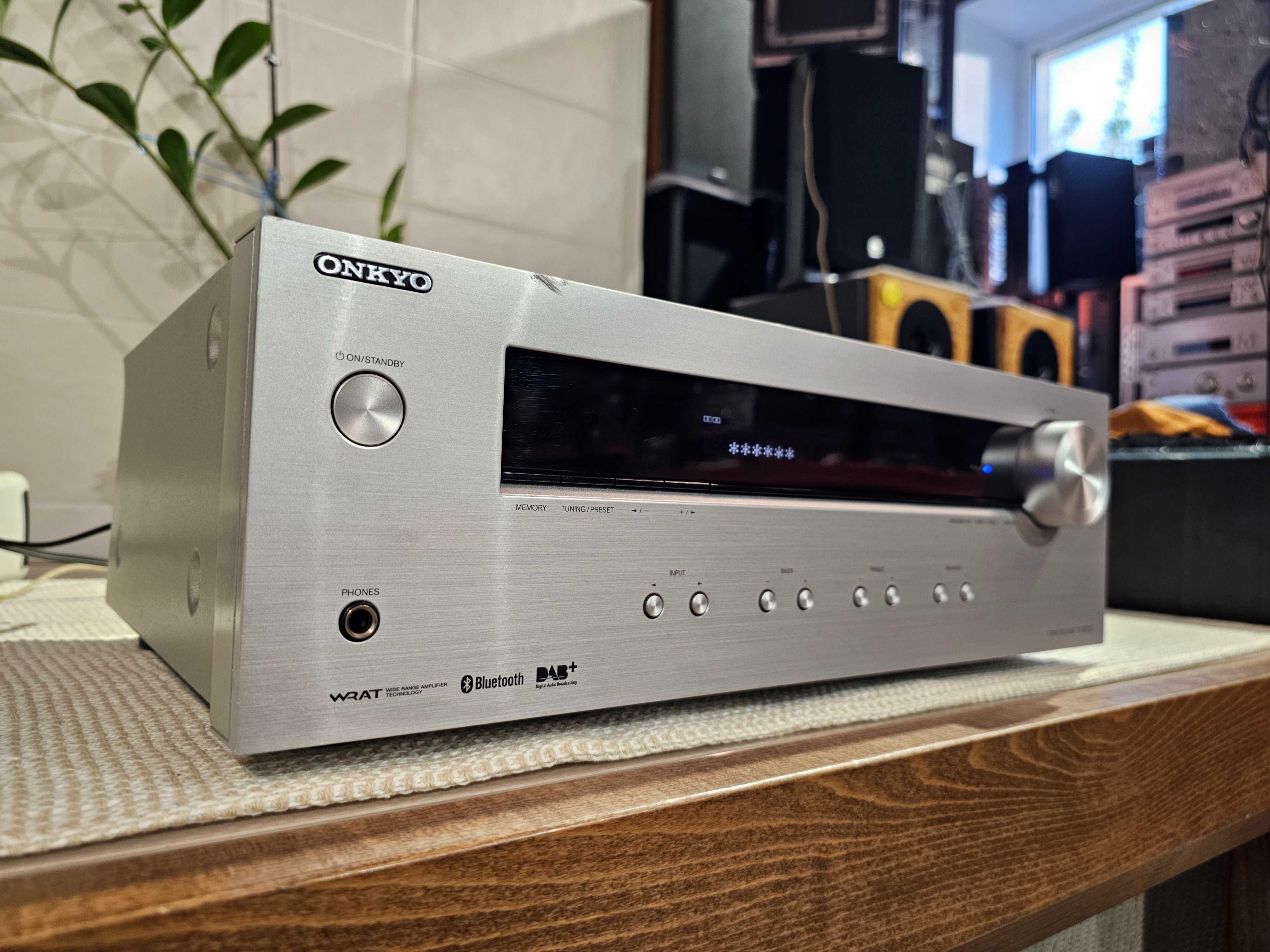 Ресивер Onkyo TX-8220 Bluetooth /2х100Вт/ЦАП 192 кГц/24 біт