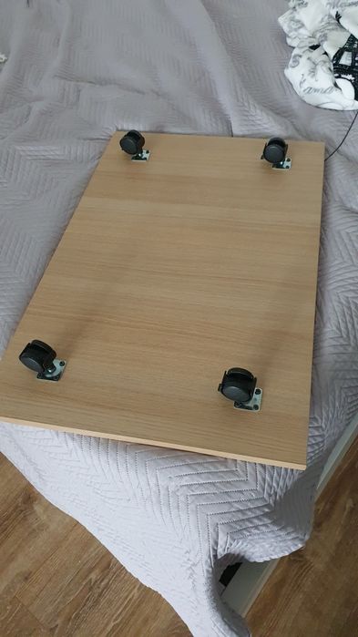 Полиця з дсп на колесиках