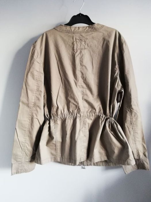 Kurtka w stylu militarnym C&A