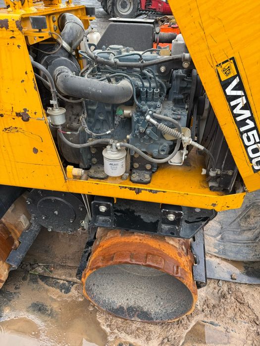 Walec okołkowany JCB VM1500