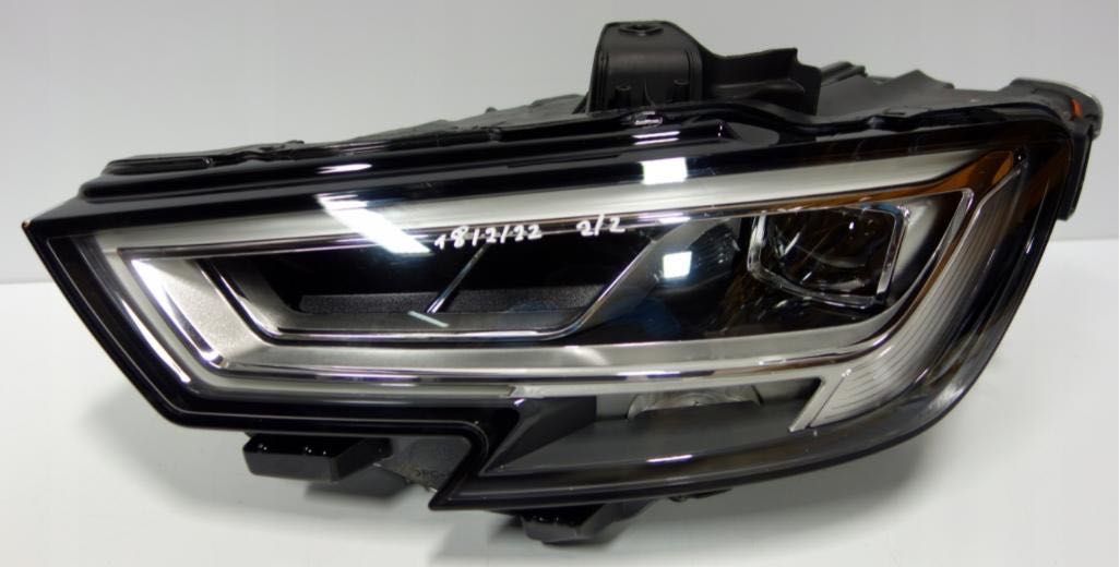 Фари Audi A3 V8 LED 8V0941773C 8V0941774C