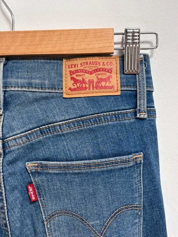 Levi's W25 L32 damskie jeansy skinny Slimming Super Skinny jasny denim