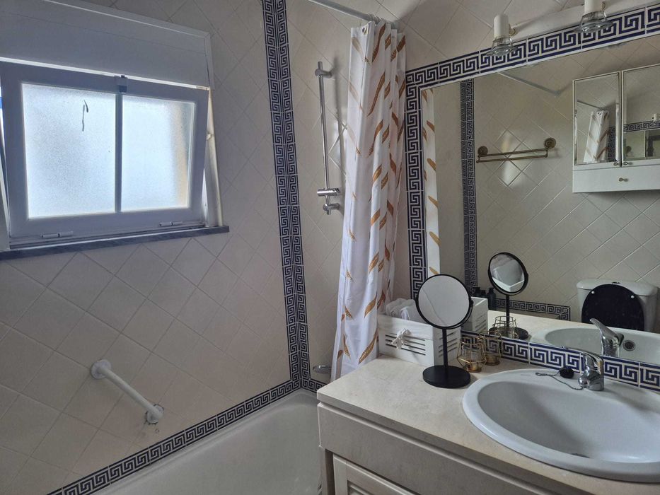 Apartamento T3 com vista para o mar num condomínio com piscina