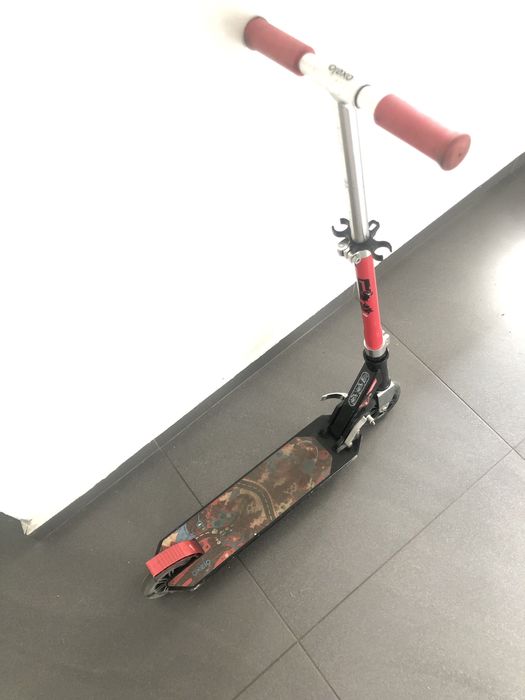 Hulajnoga z Decathlonu