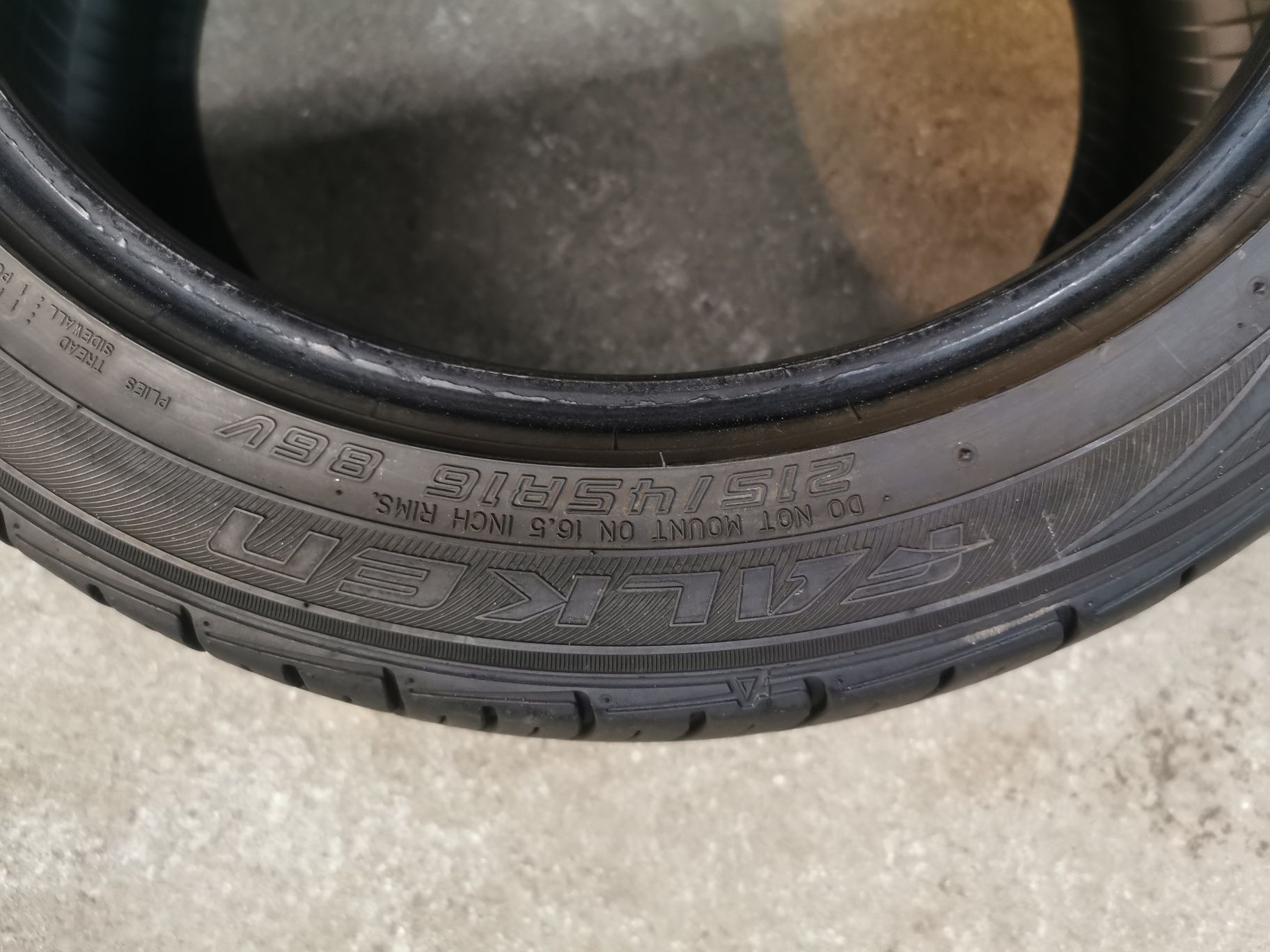 Komplet opon 215/45R16 86V Falken Ziex ZE914 z 2014 roku