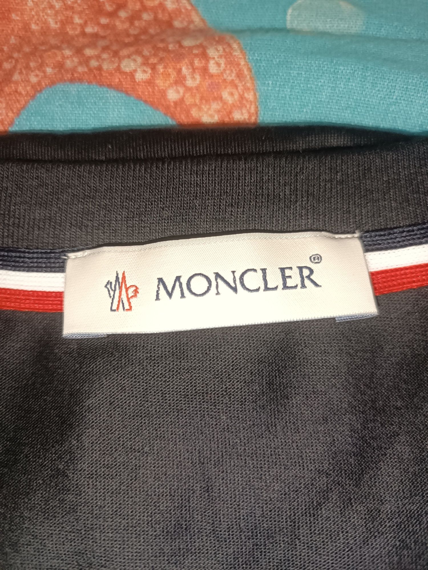 Нова футболка Moncler