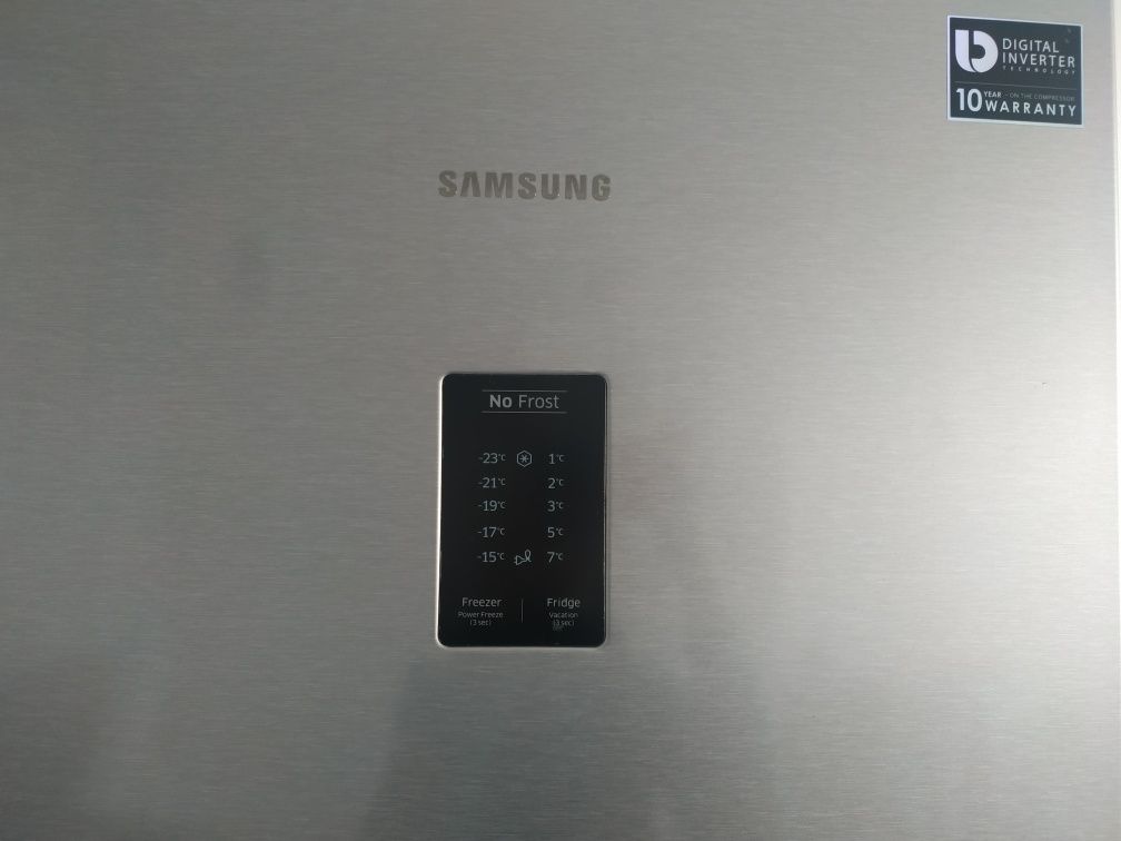 Холодильник Samsung, на гарантії.
