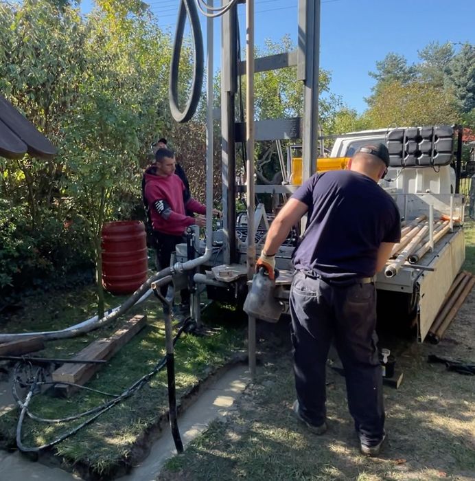 Studnie głębinowe, Wiercenie studni, Odwierty