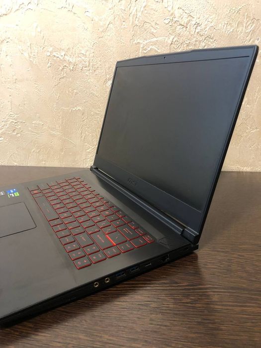 Ігровий ноутбук MSI i5-12450,RTX 3050