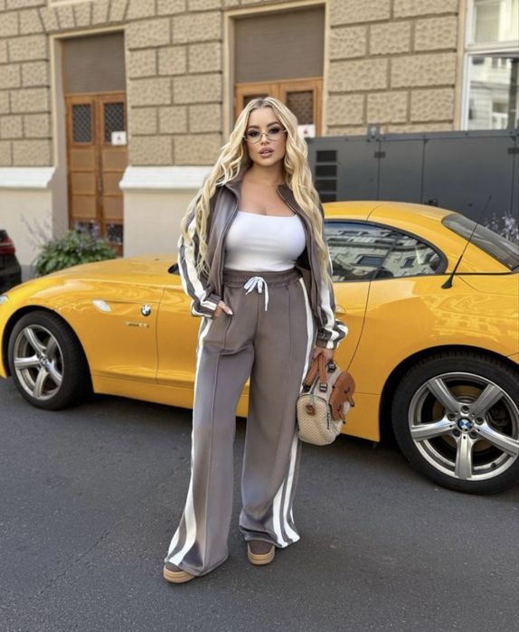 Велюровий плотненький костюмчик