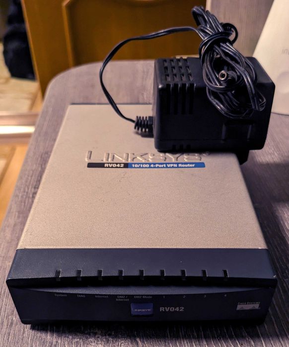 VPN Роутер Linksys Cisco RV042