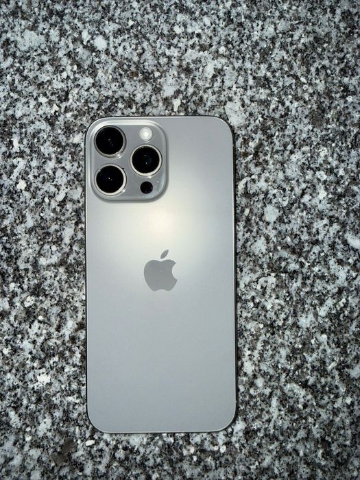 iPhone 16 pro max vendo ou troco por 17 normal