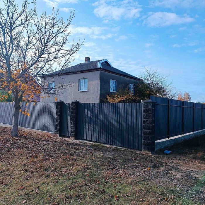 Продається шлакоблочний будинок в с.Рафалівка