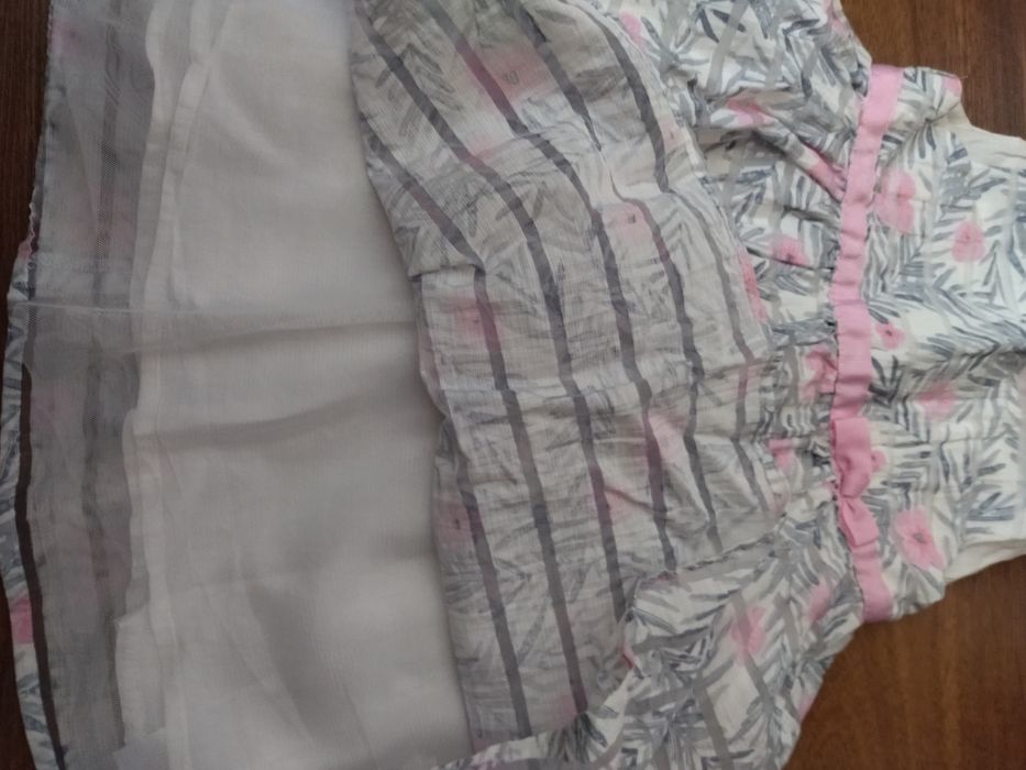 Sukienka dziewczęca, rozm.92 Bardzo ładnie się układa