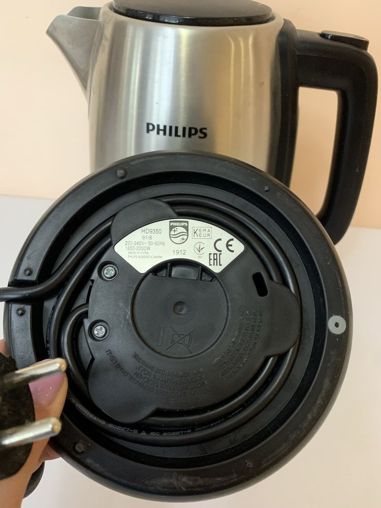 Електрочайник PHILIPS