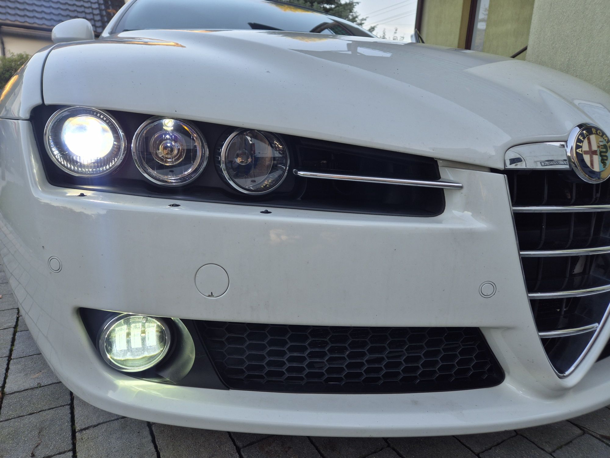 Halogeny LED Alfa Romeo 159 Brera Spider lampa światła przeciwmgielne