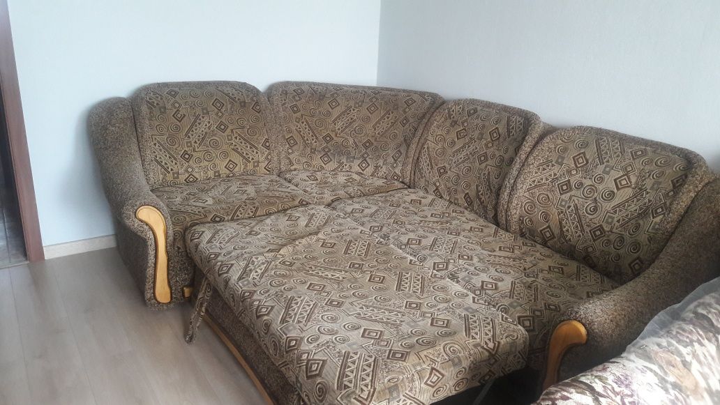 Диван кутовий та крісло