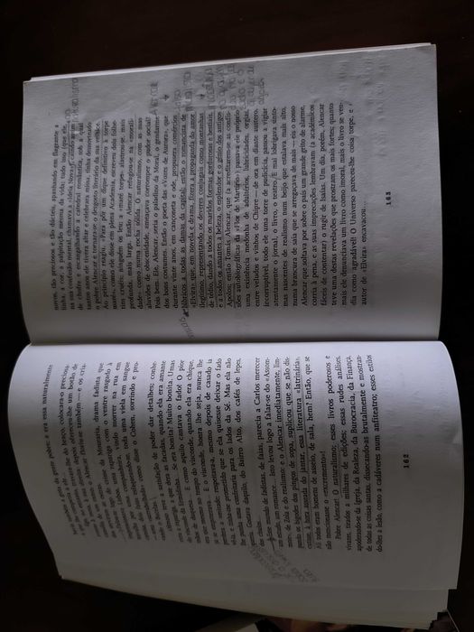 Os Maias de Eça de Queiroz/ Viagens na minha Terra - Almeida Garrett
