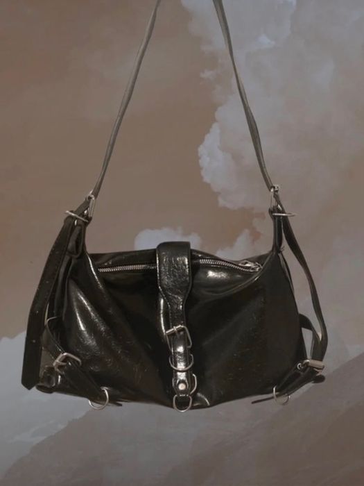 Torebka  retro sztuczna skóra goth avant garde z zawieszką breloczek