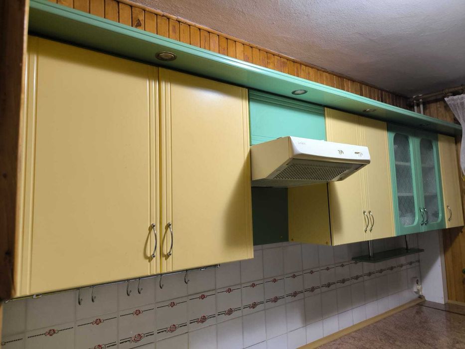 Sprzedam meble kuchenne, szafki dolne, górne, stół, 3krzesla, kuchenkę