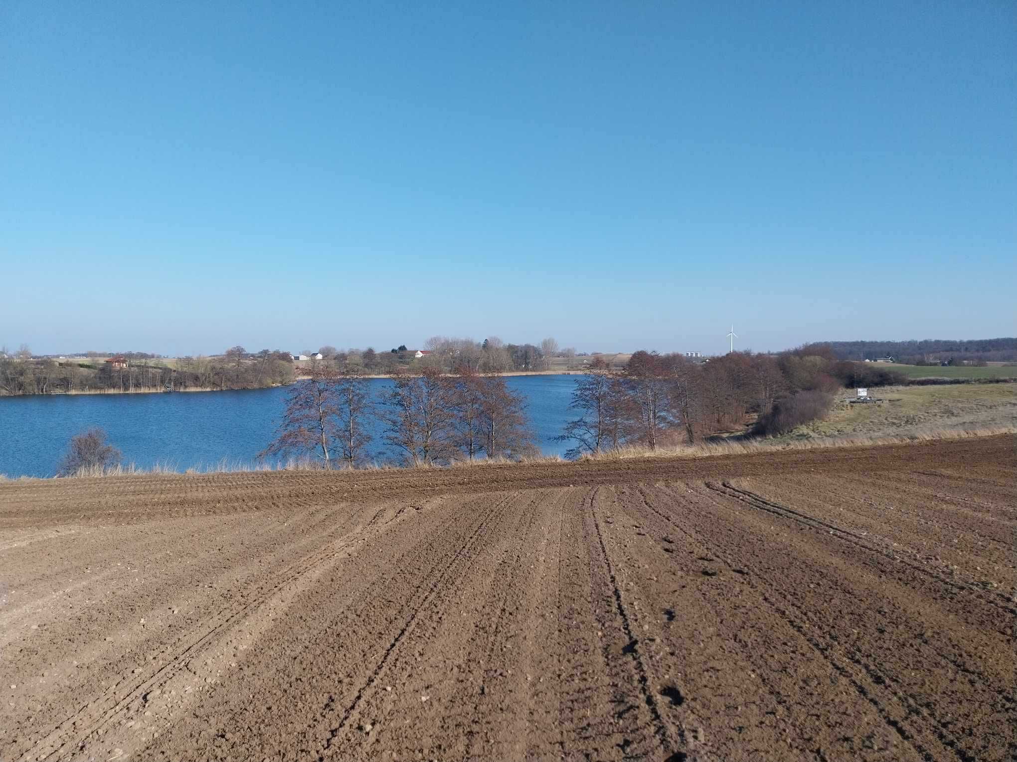 Działka 1278m2 nad jeziorem z linią brzegową na pięknych Kujawach