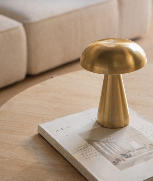 Candeeiro led dourado novo