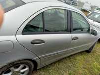 MERCEDES-BENZ W203 drzwi tylne prawe C744