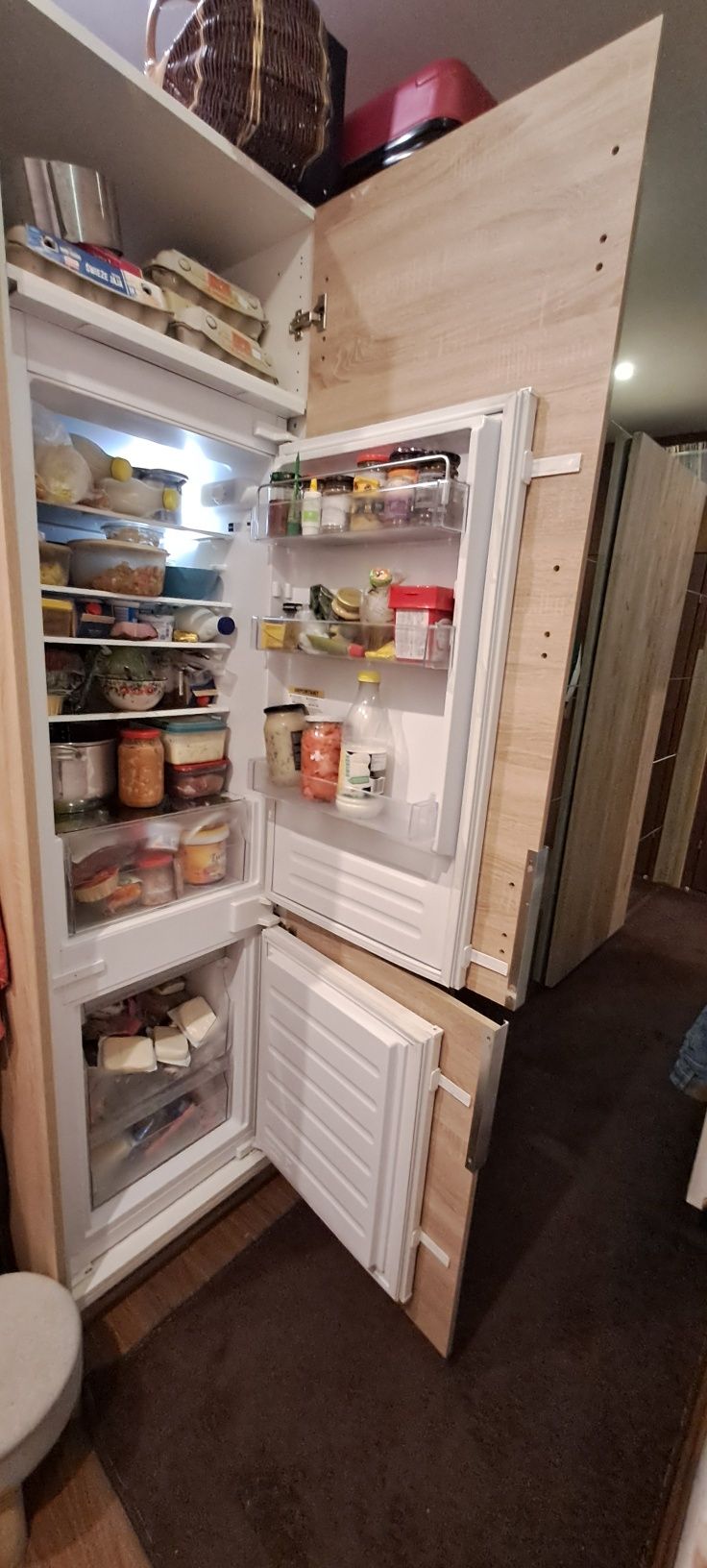 Lodówka w zabudowie bez mikrofalówki