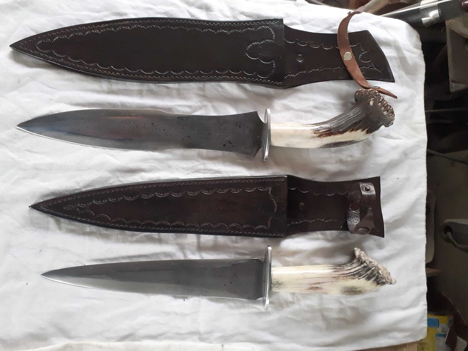facas e lanças de caça, artesanais