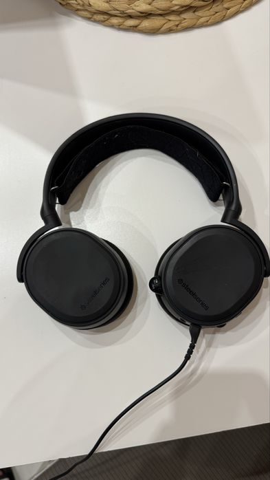 Playstation 5 825GB + 2 pady + Słuchawki Steelseries 3 GRATIS